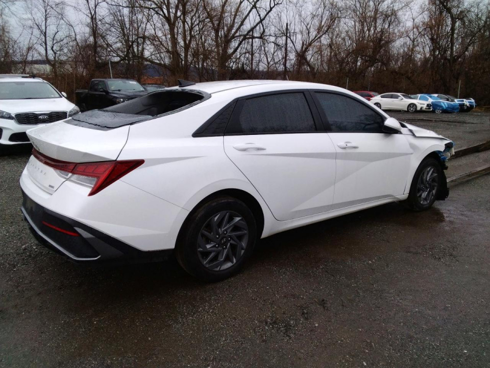 Hyundai ELANTRA HYBRID BLUE 2024 — Copart