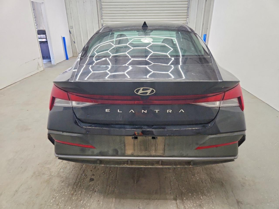 Hyundai ELANTRA 2026 — Copart