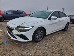 Hyundai ELANTRA 2024