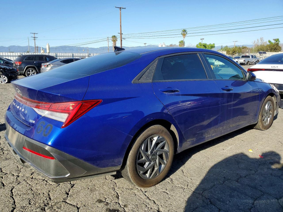 Hyundai ELANTRA 2025 — Copart