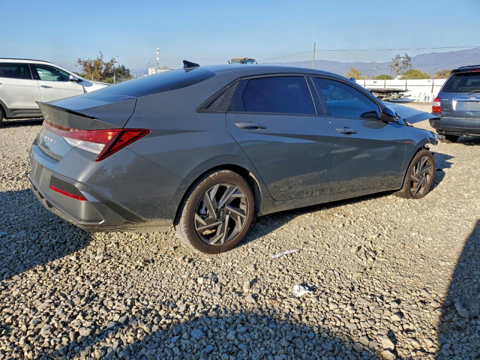 Hyundai ELANTRA 2025 — Copart
