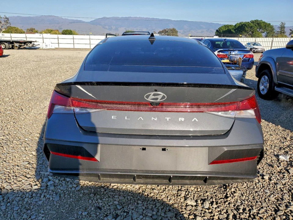 Hyundai ELANTRA 2025 — Copart