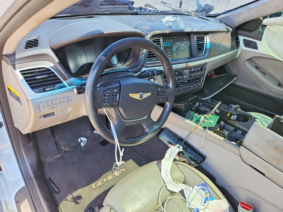 Hyundai GENESIS 2015 — Copart