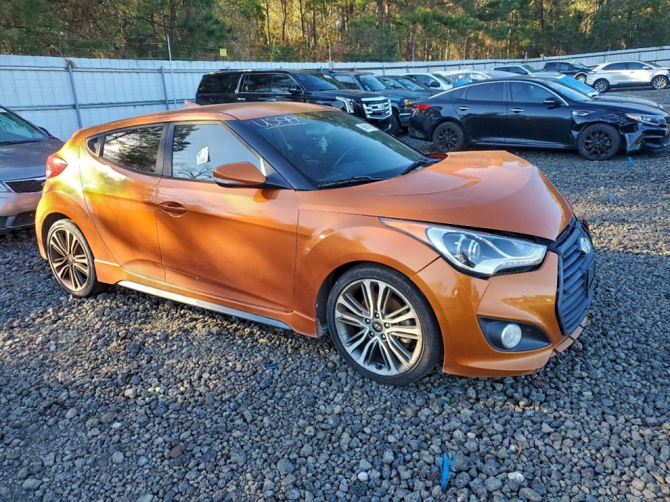 Hyundai VELOSTER 2016 — Copart
