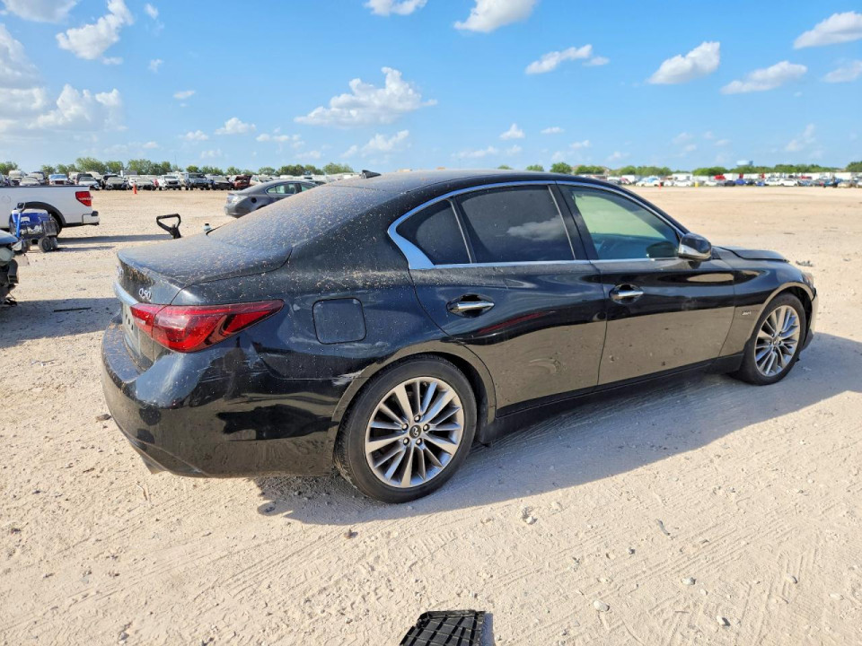 Infiniti Q50 3.0T LUXE 2018 — Copart