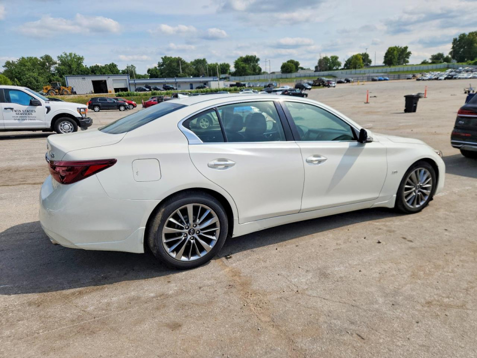Infiniti Q50 3.0T LUXE 2018 — Copart