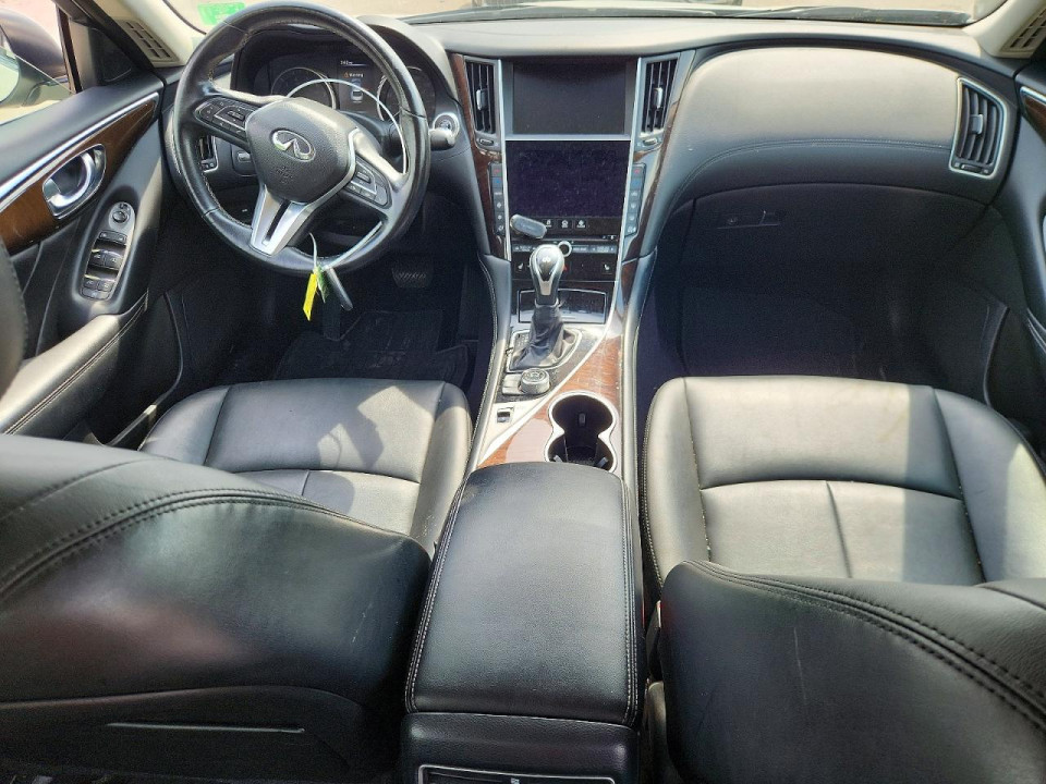 Infiniti Q50 3.0T LUXE 2018 — Copart