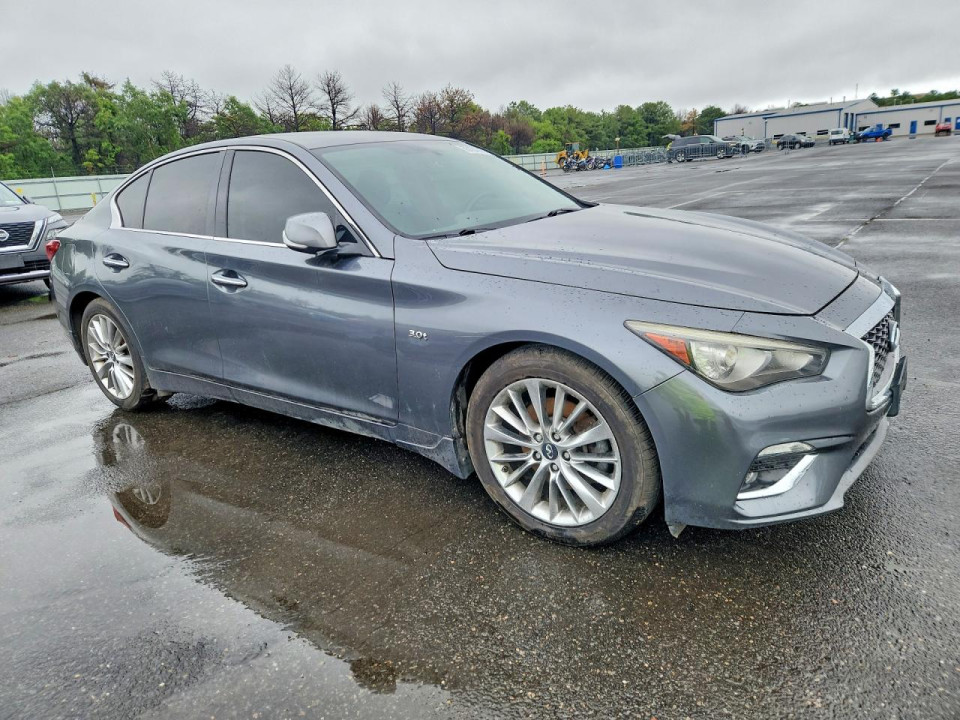 Infiniti Q50 3.0T LUXE 2018 — Copart
