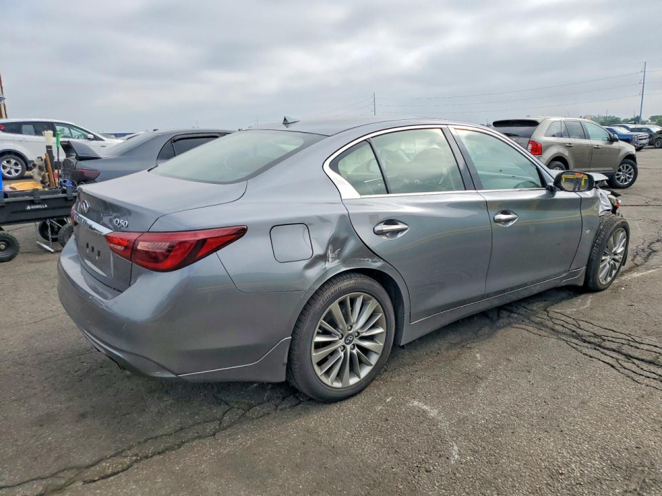 Infiniti Q50 3.0T LUXE 2018 — Copart