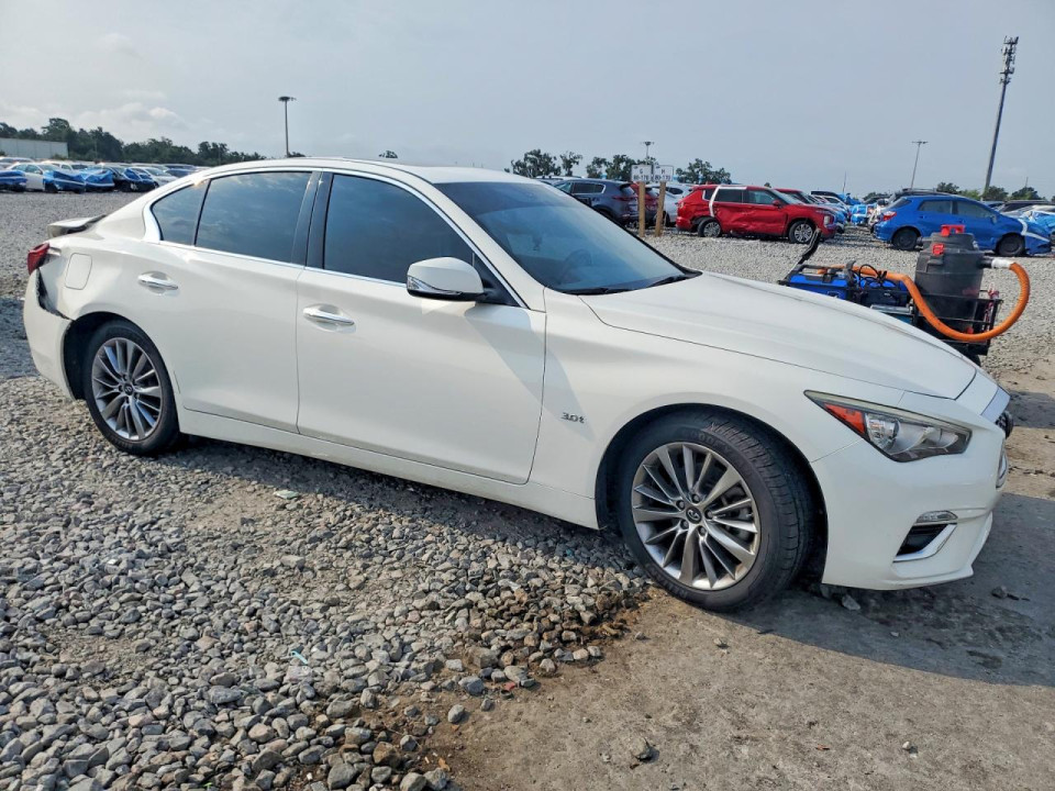 Infiniti Q50 3.0T LUXE 2018 — Copart