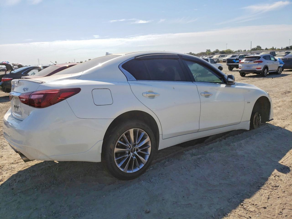 Infiniti Q50 3.0T LUXE 2018 — Copart