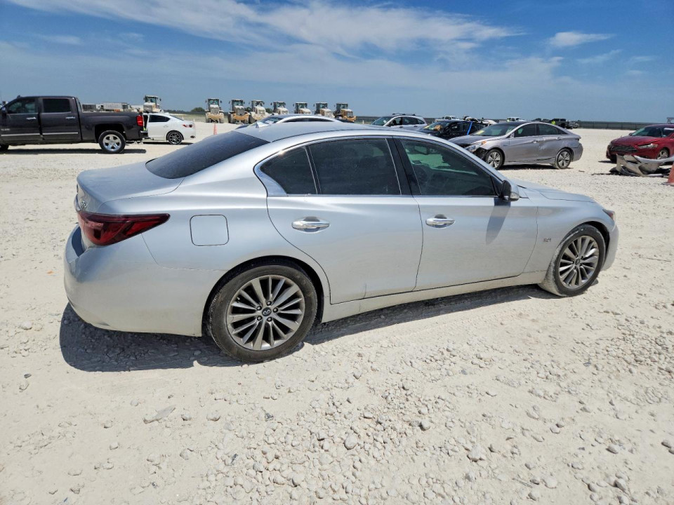 Infiniti Q50 3.0T LUXE 2018 — Copart