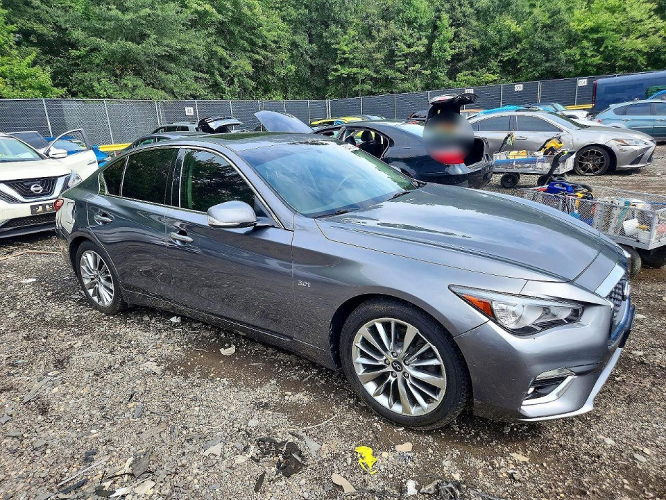 Infiniti Q50 3.0T LUXE 2018 — Copart