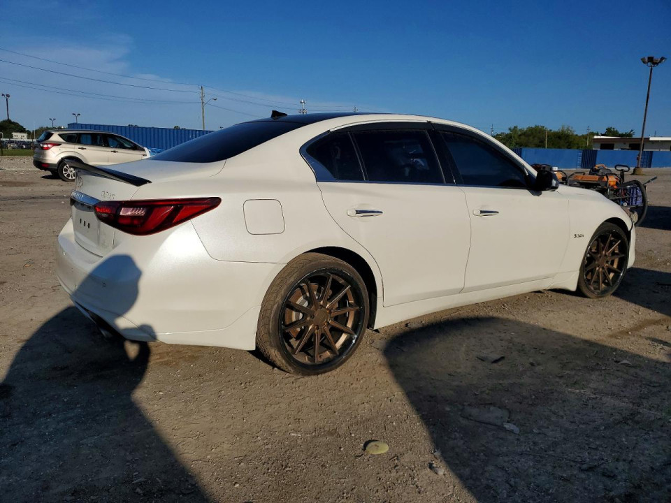 Infiniti Q50 3.0T LUXE 2018 — Copart
