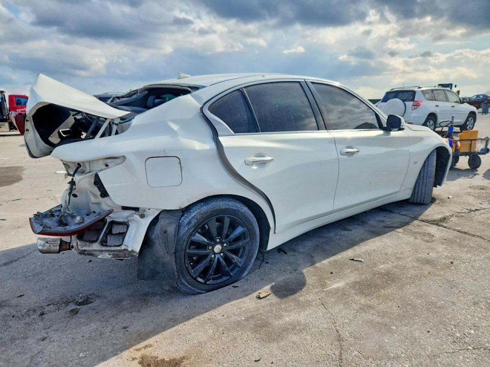 Infiniti Q50 2015 — Copart