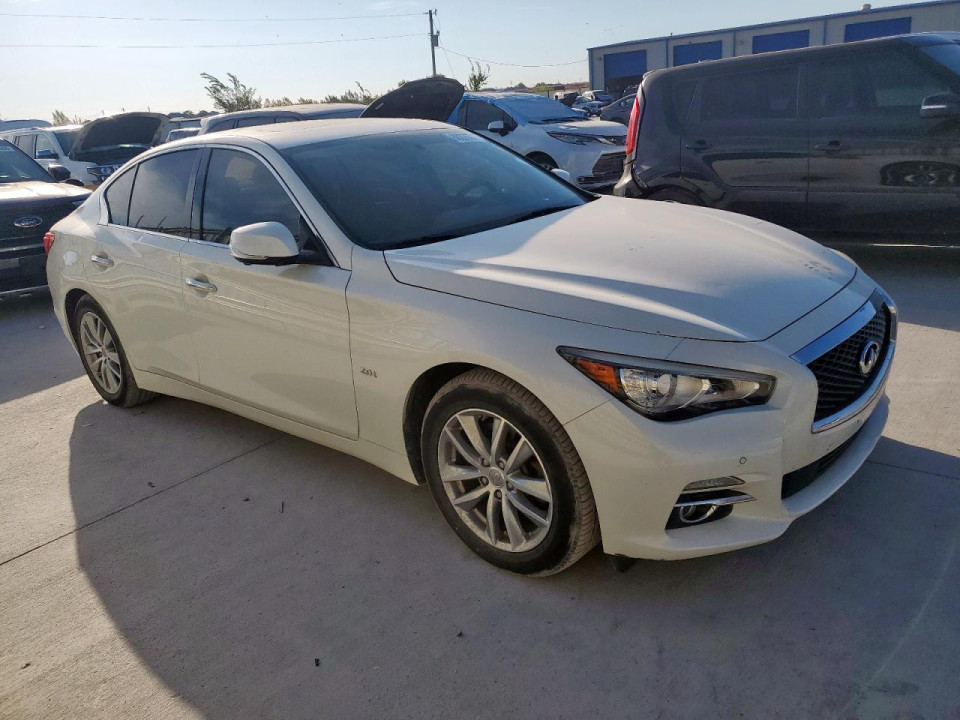 Infiniti Q50 2016 — Copart