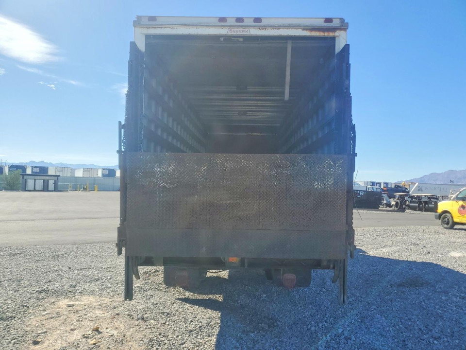 Isuzu F7 BOX TRUCK 2000 — Copart