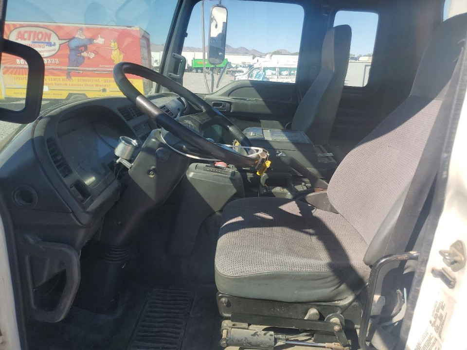 Isuzu F7 BOX TRUCK 2000 — Copart