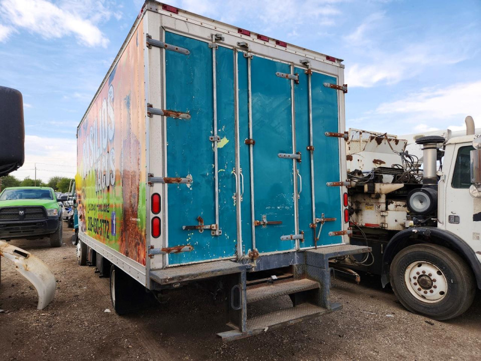 Isuzu FRR REFRIGERATED BOX TRUCK 2001 — Copart