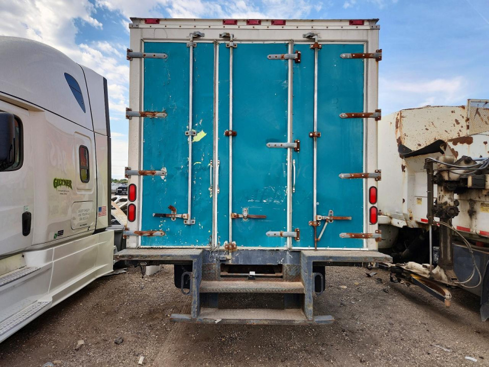 Isuzu FRR REFRIGERATED BOX TRUCK 2001 — Copart