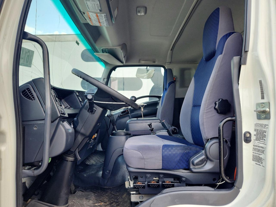 Isuzu FTR REFRIGERATED BOX TRUCK 2024 — Copart