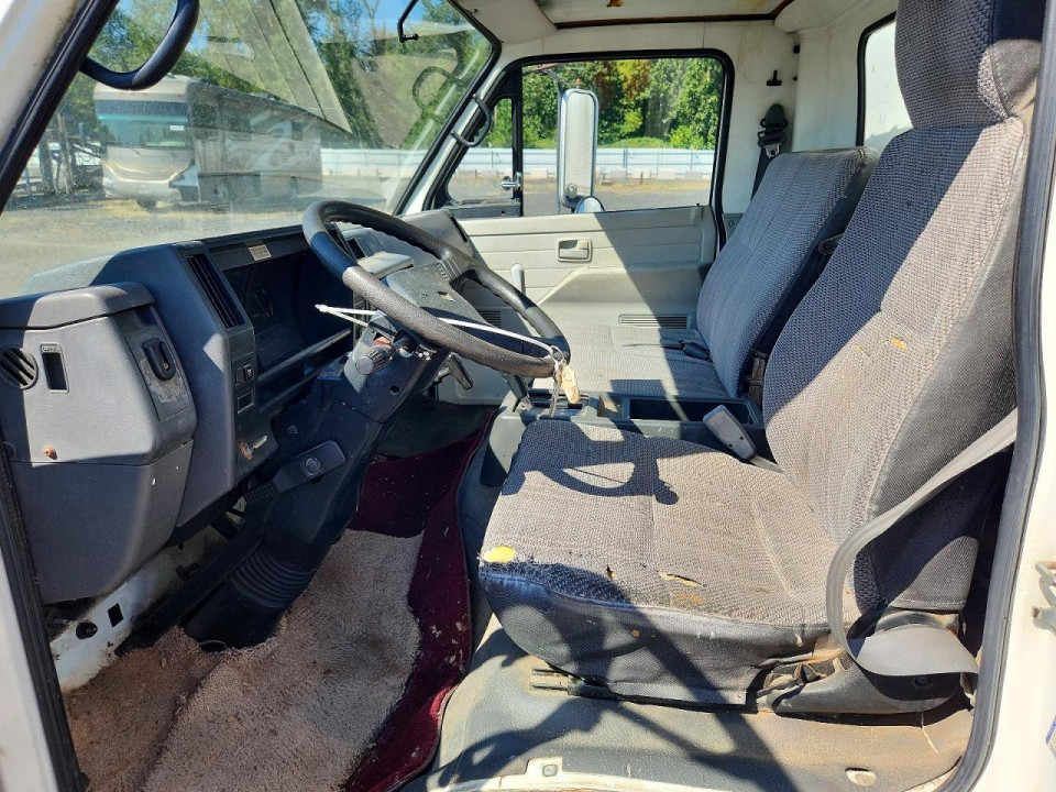 Isuzu NPR BOX TRUCK 1994 — Copart