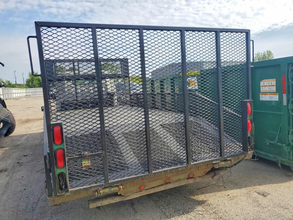 Isuzu NPR CREW CAB FLATBED TRUCK 2004 — Copart
