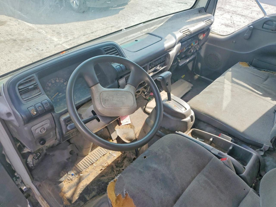 Isuzu NPR CREW CAB FLATBED TRUCK 2004 — Copart