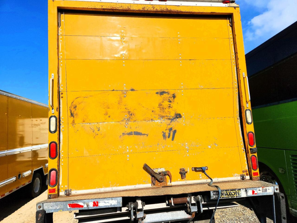 Isuzu NPR HD BOX TRUCK 2013 — Copart