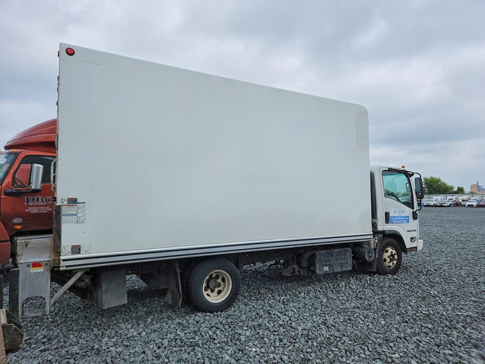 Isuzu NPR HD BOX TRUCK 2015 — Copart