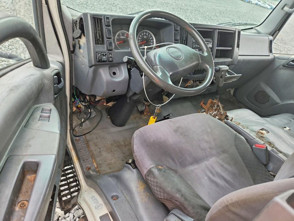 Isuzu NPR HD BOX TRUCK 2015 — Copart