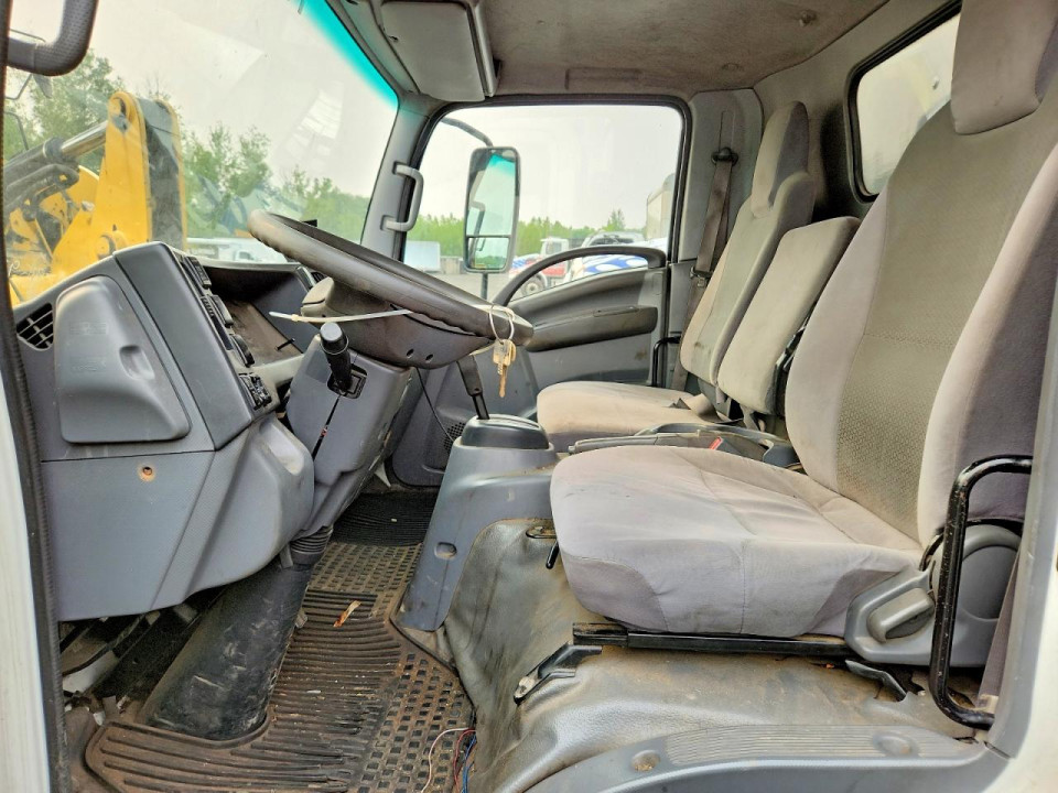 Isuzu NPR HD BOX TRUCK 2016 — Copart
