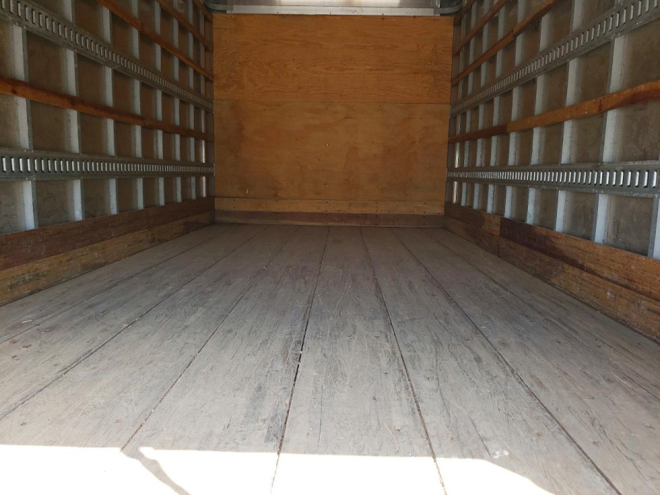 Isuzu NPR HD BOX TRUCK 2015 — Copart