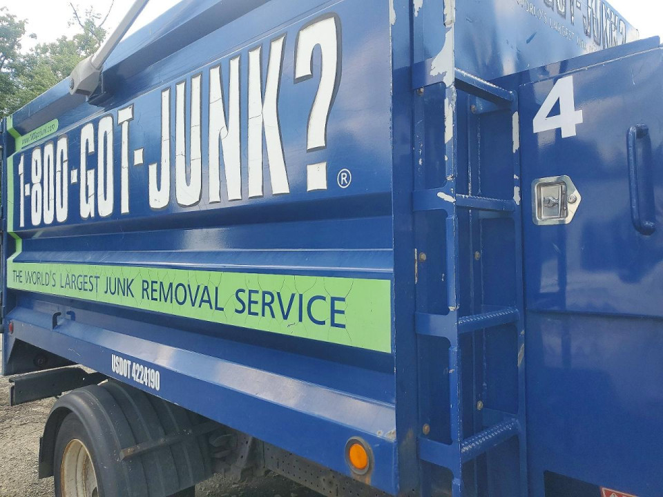 Isuzu NPR HD DUMP TRUCK 2016 — Copart