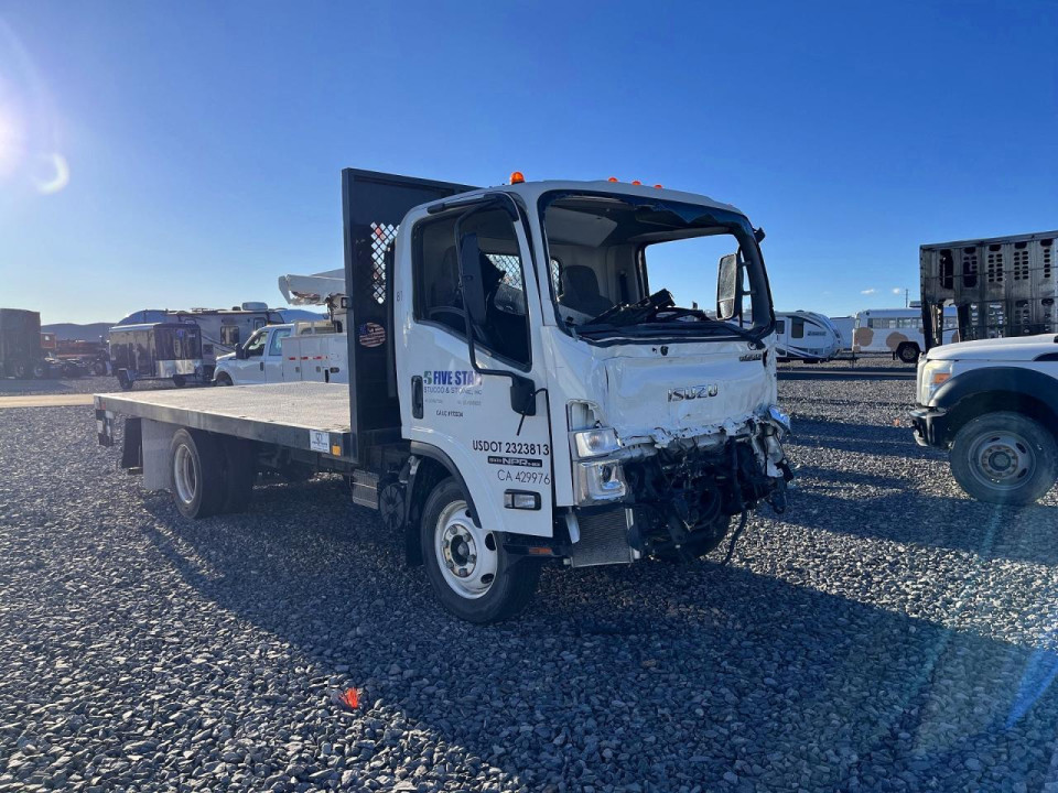 Isuzu NPR HD FLATBED TRUCK 2023 — Copart