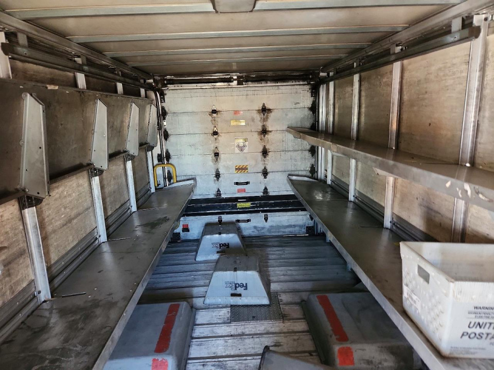 Isuzu NPR STEP VAN 2015 — Copart
