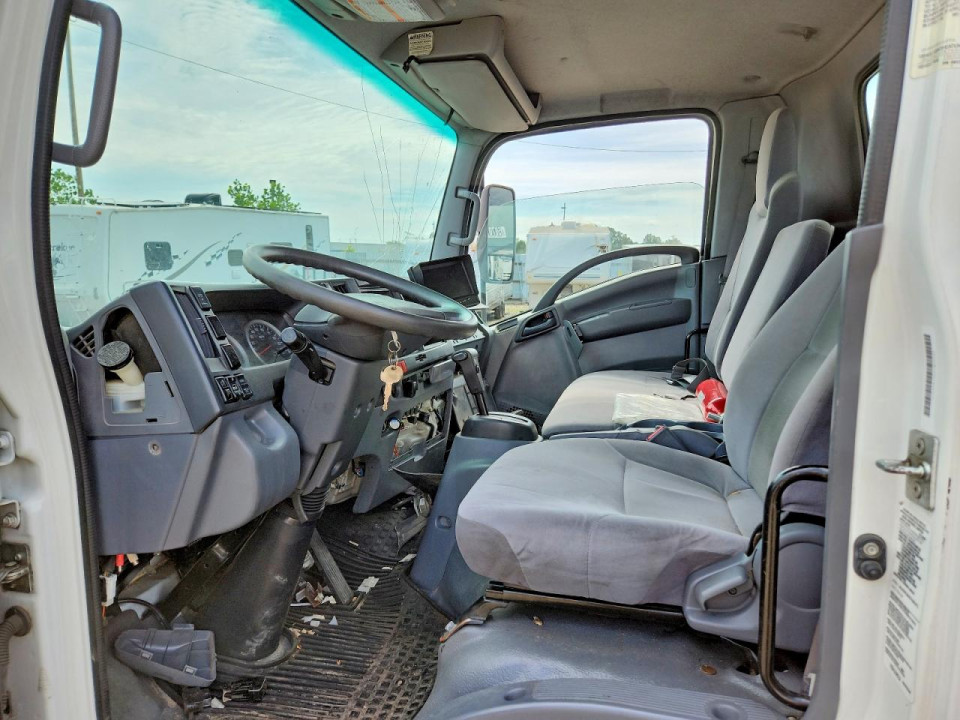 Isuzu NPR XD BOX TRUCK 2019 — Copart
