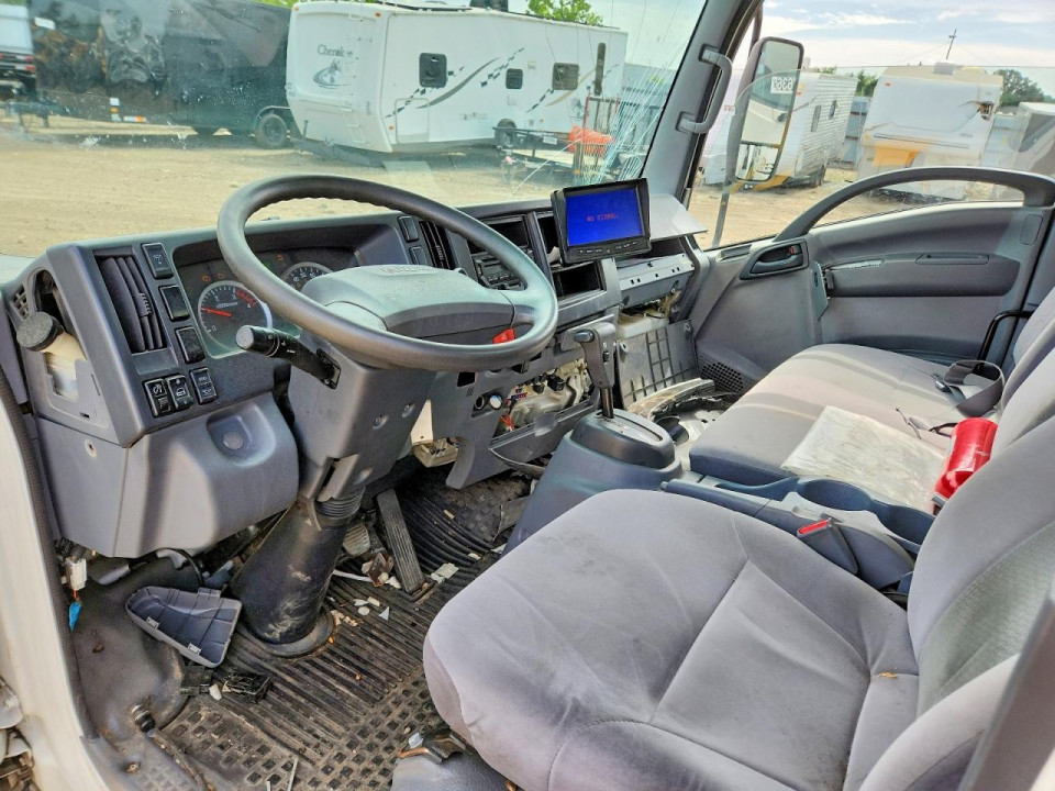 Isuzu NPR XD BOX TRUCK 2019 — Copart
