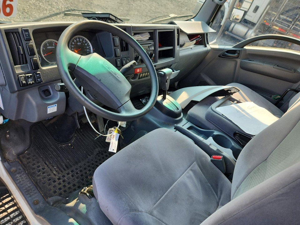Isuzu NPR XD BOX TRUCK 2018 — Copart