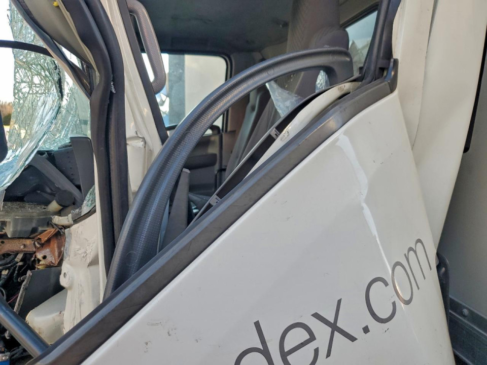 Isuzu NPR XD BOX TRUCK 2015 — Copart