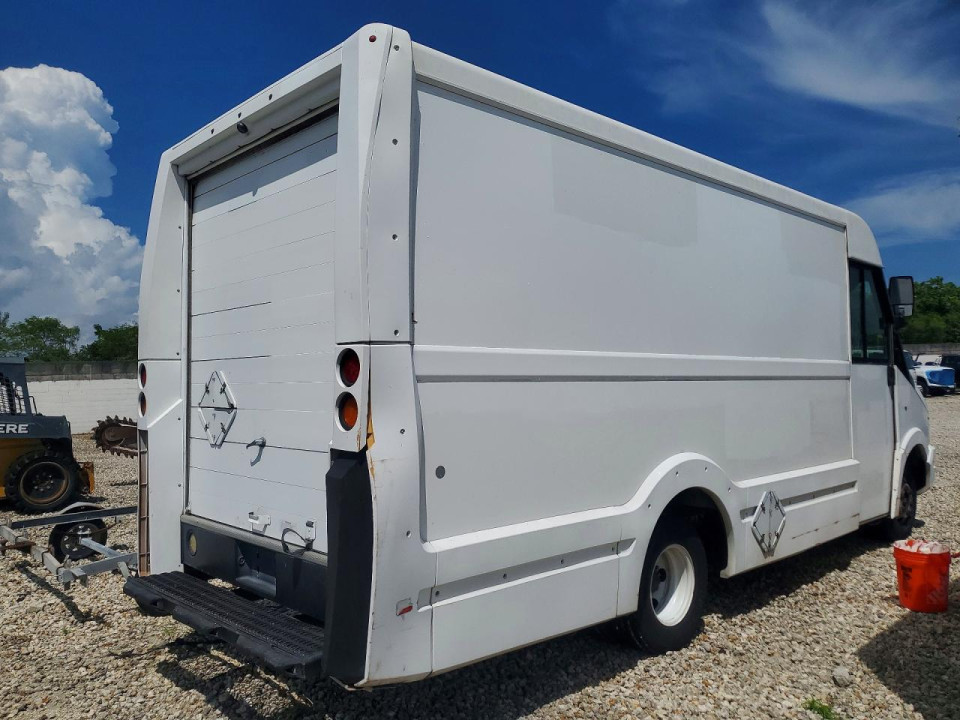 Isuzu NPR 2013 — Copart