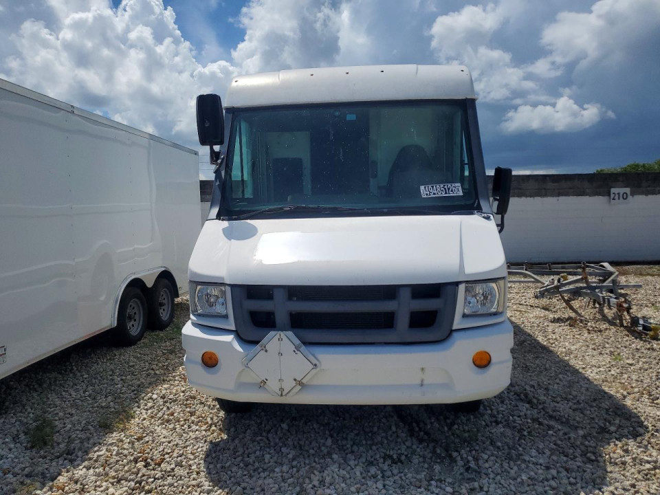 Isuzu NPR 2013 — Copart