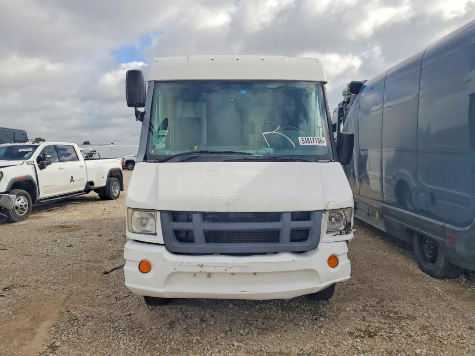 Isuzu NPR 2012 — Copart