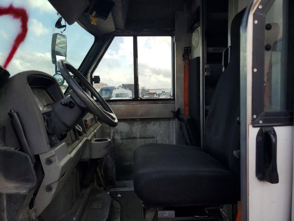 Isuzu NPR 2015 — Copart