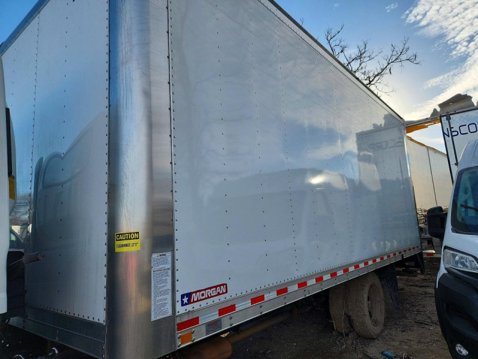 Isuzu NPR 2023 — Copart