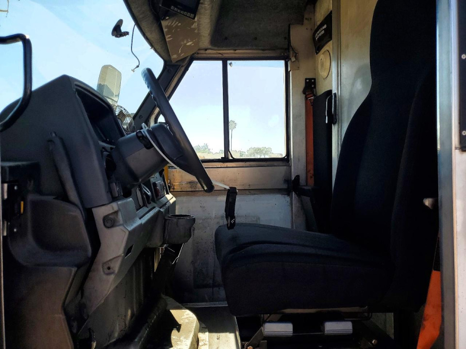 Isuzu NPR 2016 — Copart