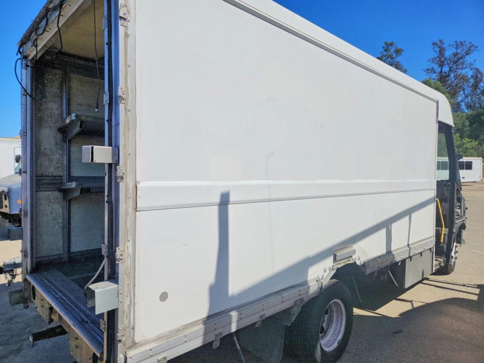 Isuzu NPR 2012 — Copart