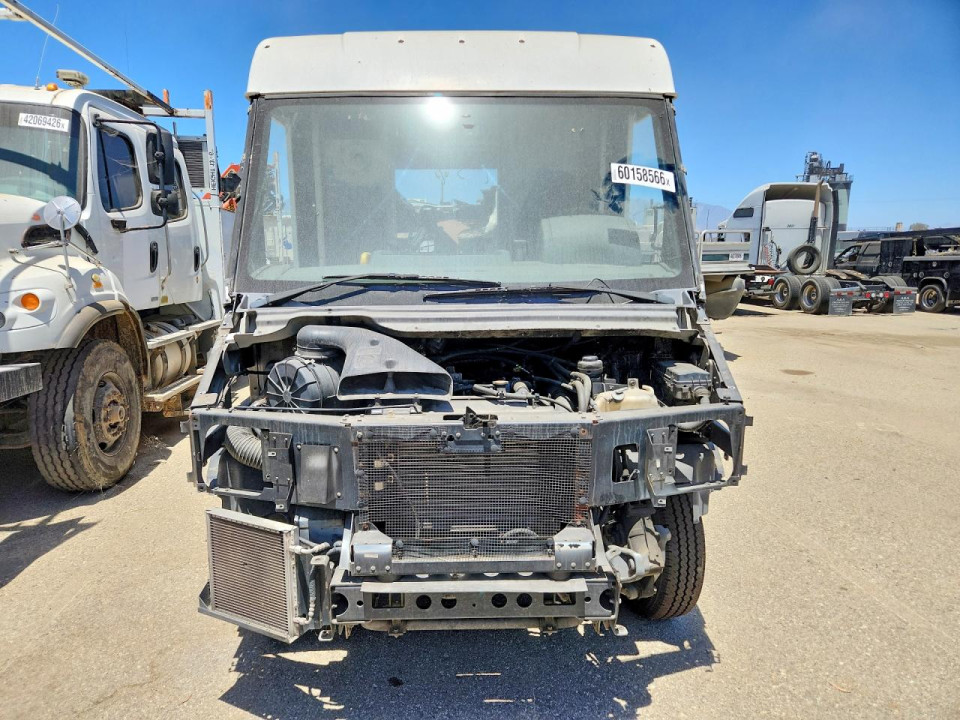 Isuzu NPR 2012 — Copart