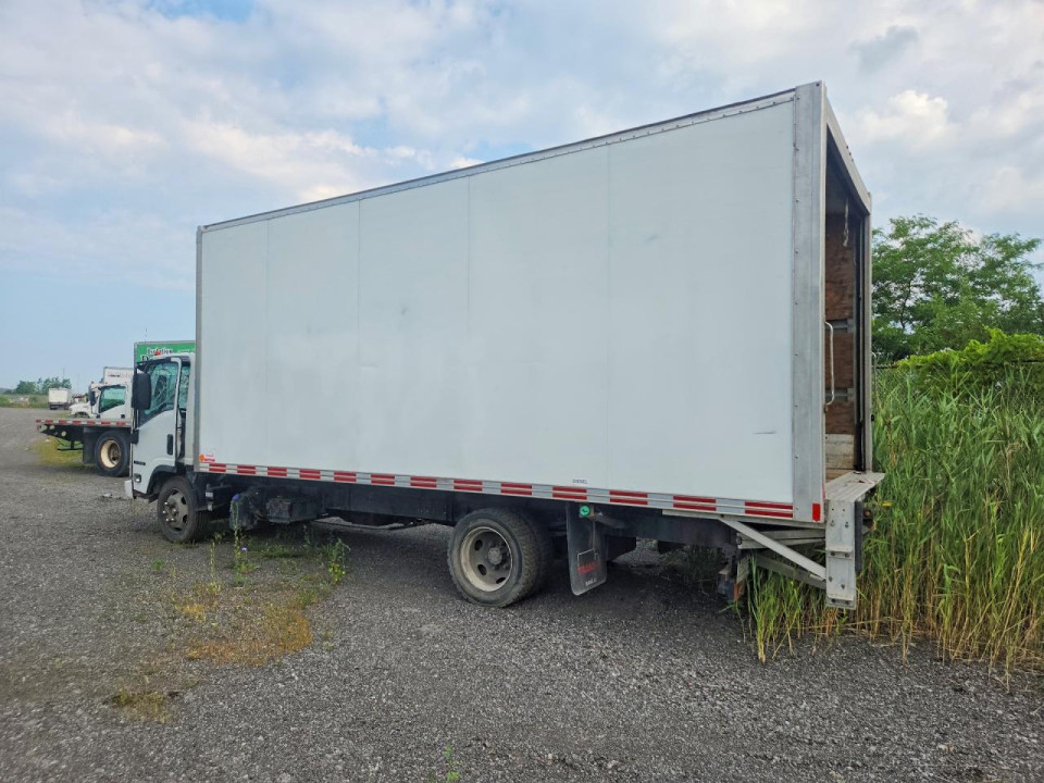 Isuzu NPR 2022 — Copart