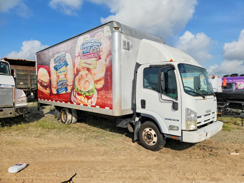 Isuzu NPR 2013 — Copart